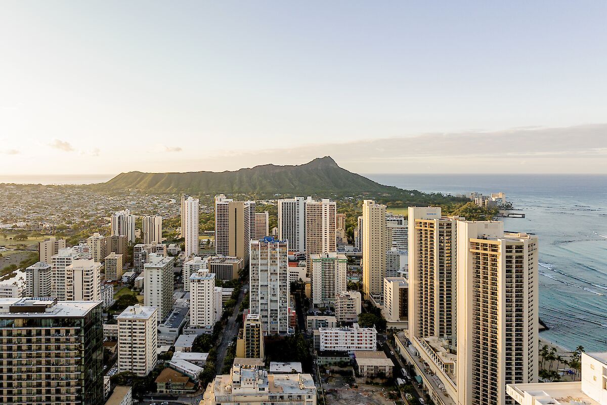 Ocean View Honolulu-Waikiki Hotel | Pacific Monarch - Rooftop Pool ...